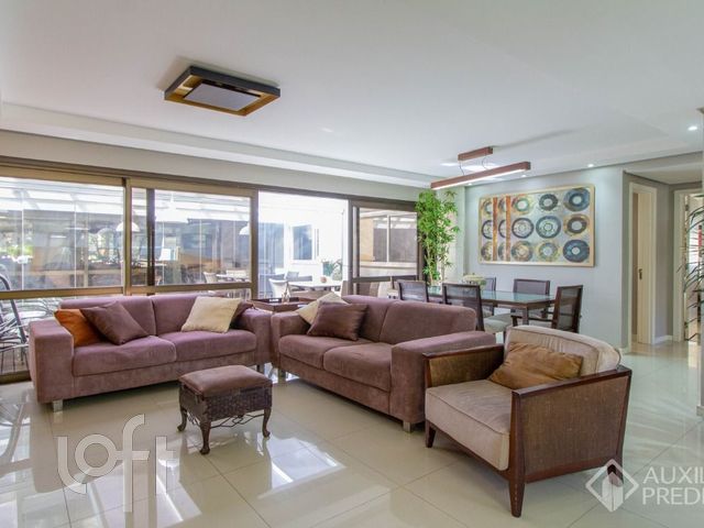 Apartamento com 150m², 2 dormitórios, 2 suítes, 2 vagas, Petrópolis em Porto Alegre