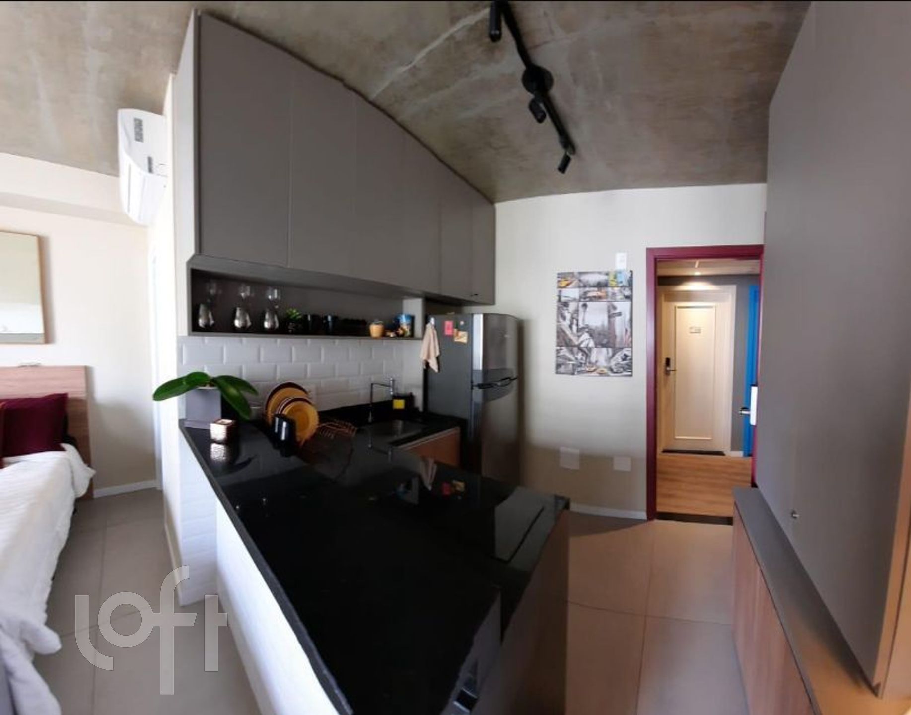 Apartamento à venda com 1 quarto, 29m² - Foto 2