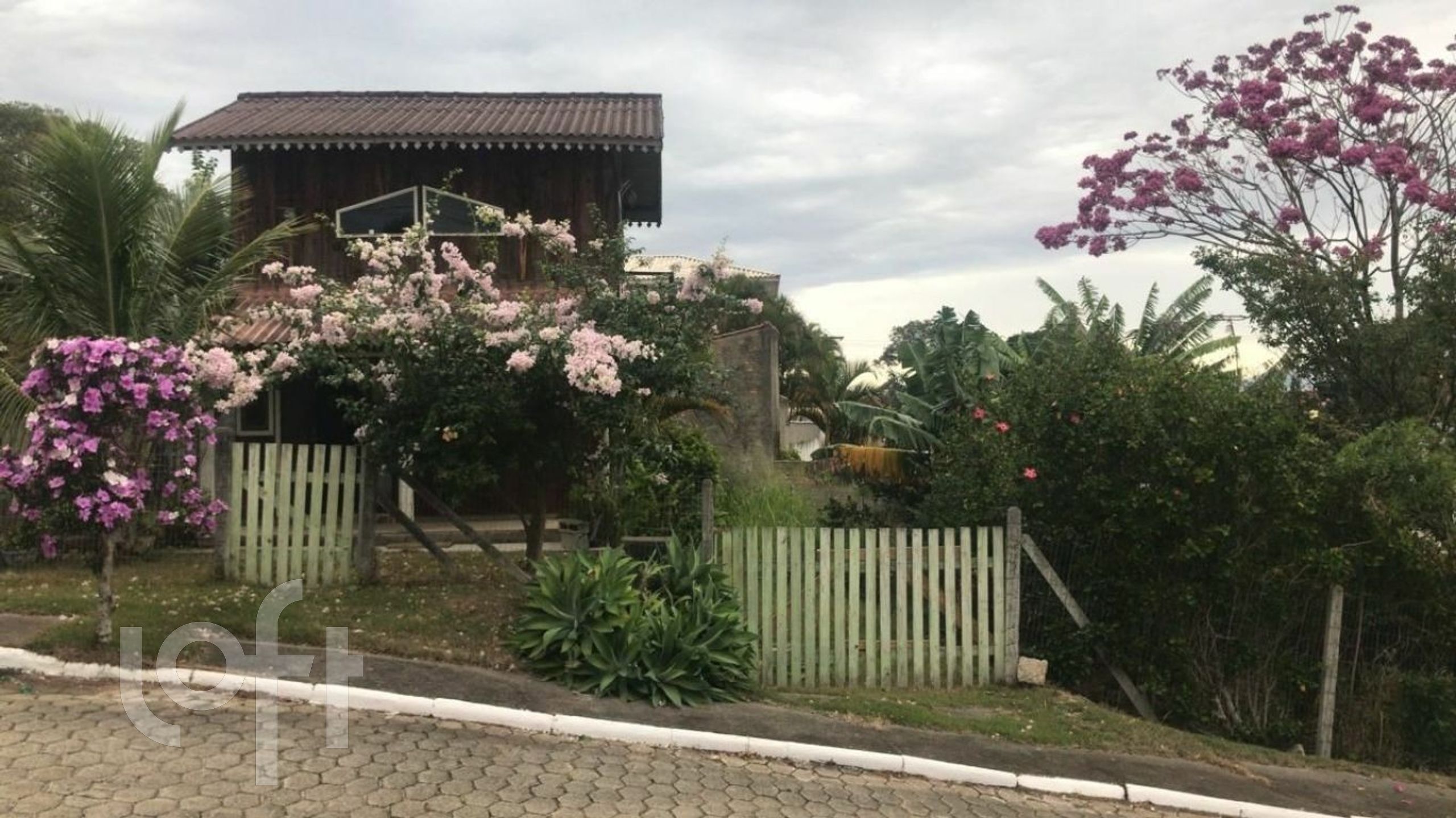 Casa Residencial com 50m², 1 quarto, 1 suíte, 1 garagem, no bairro Tapera da Base em Florianópolis