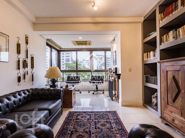 Apartamento com 81m², 2 dormitórios, 1 suíte, 2 vagas, Moinhos de Vento em Porto Alegre