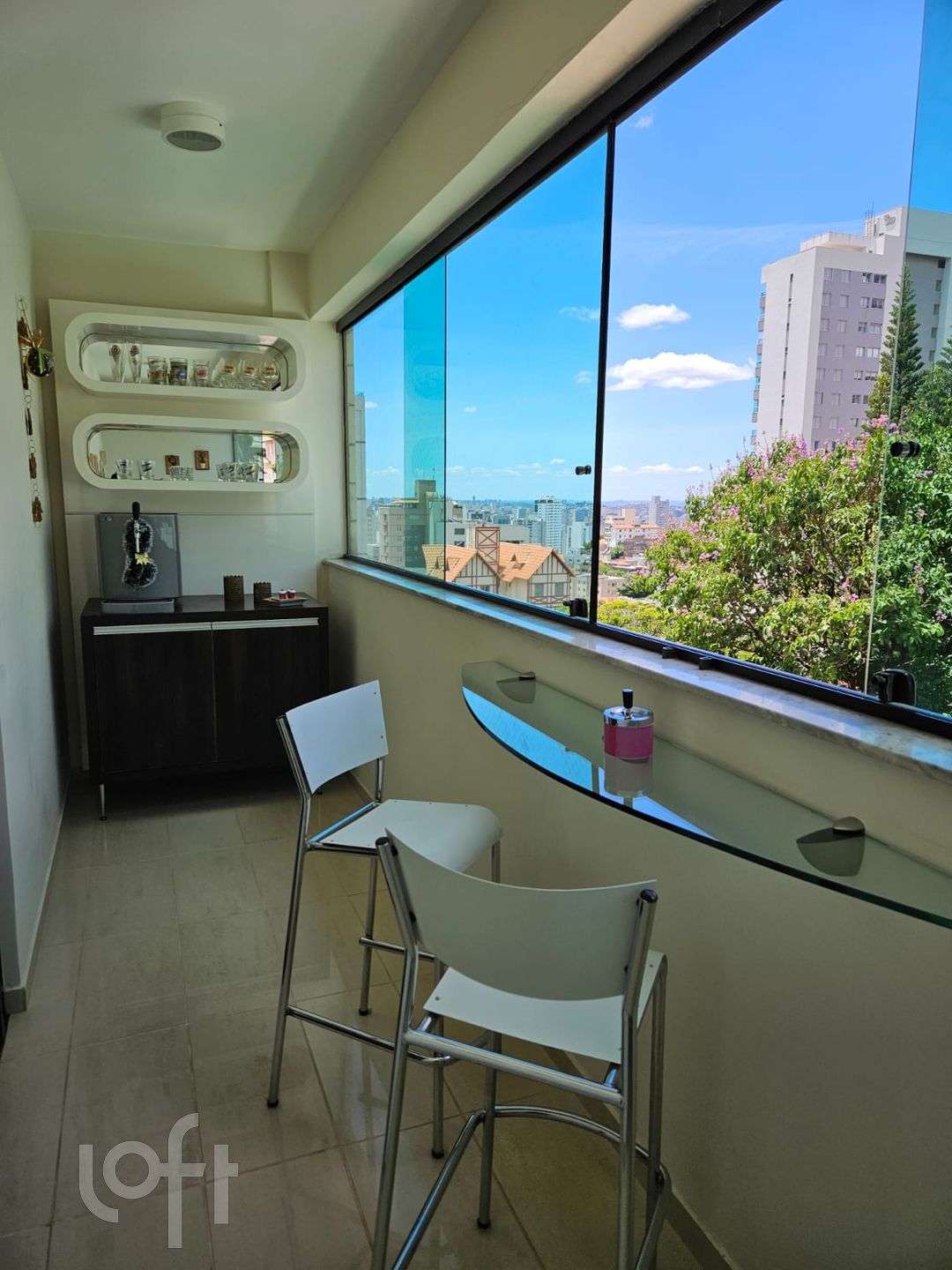 Apartamento à venda com 3 quartos, 95m² - Foto 2