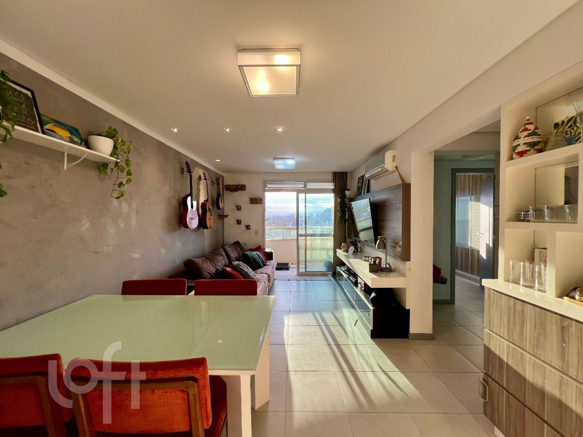 Apartamento à venda em Itacorubi com 77 m², 2 quartos, 1 suíte, 2 vagas