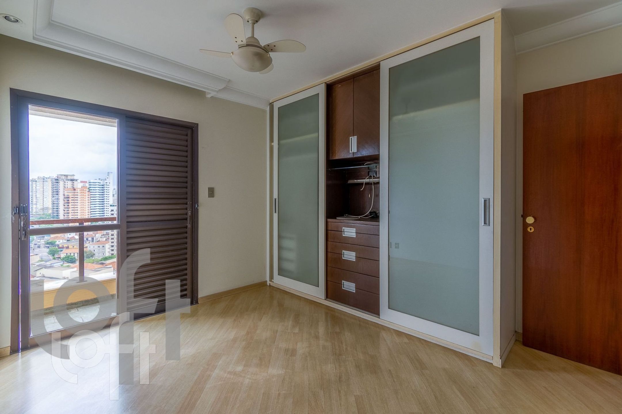 Apartamento à venda com 3 quartos, 189m² - Foto 11