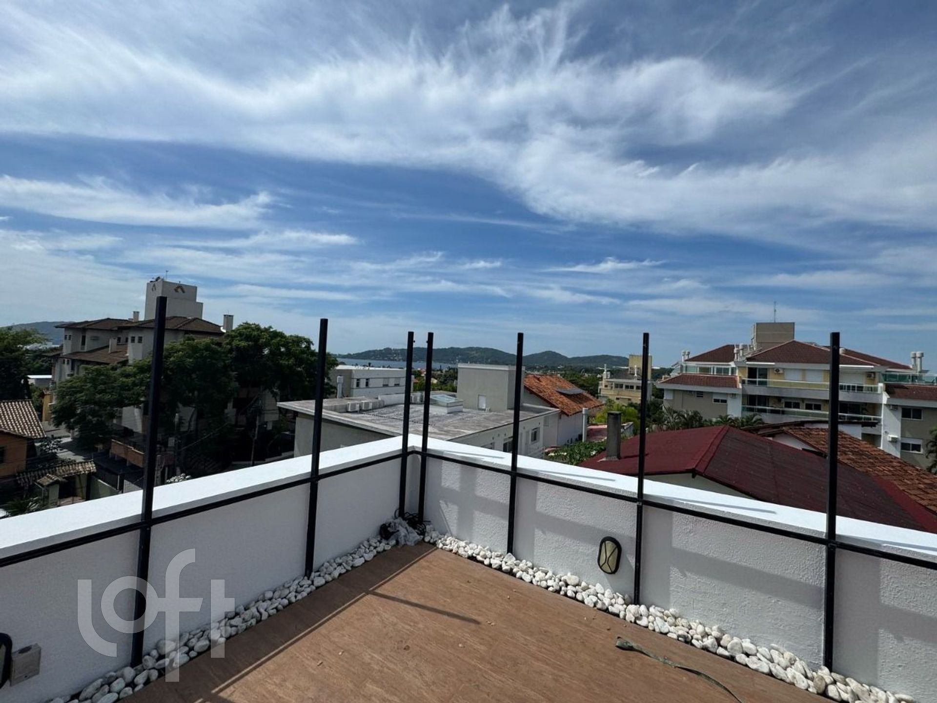 Apartamentos com 161m², 3 quartos, 1 suíte, 2 garagens, no bairro Lagoa da Conceição em Florianópolis