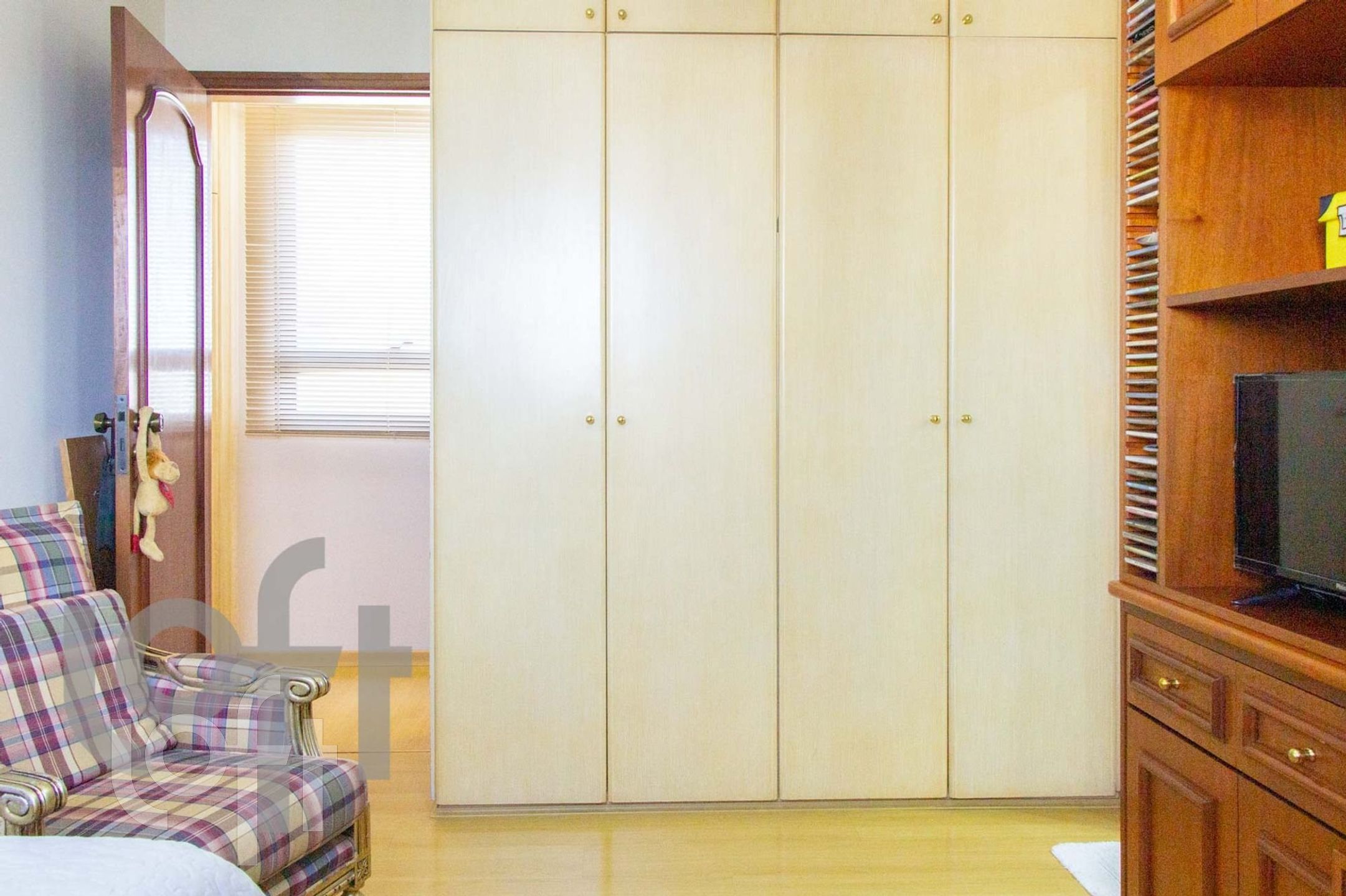 Apartamento à venda com 4 quartos, 237m² - Foto 8