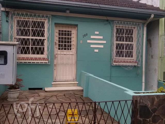 Casa com 98m², 4 dormitórios, 1 vaga, Petrópolis em Porto Alegre