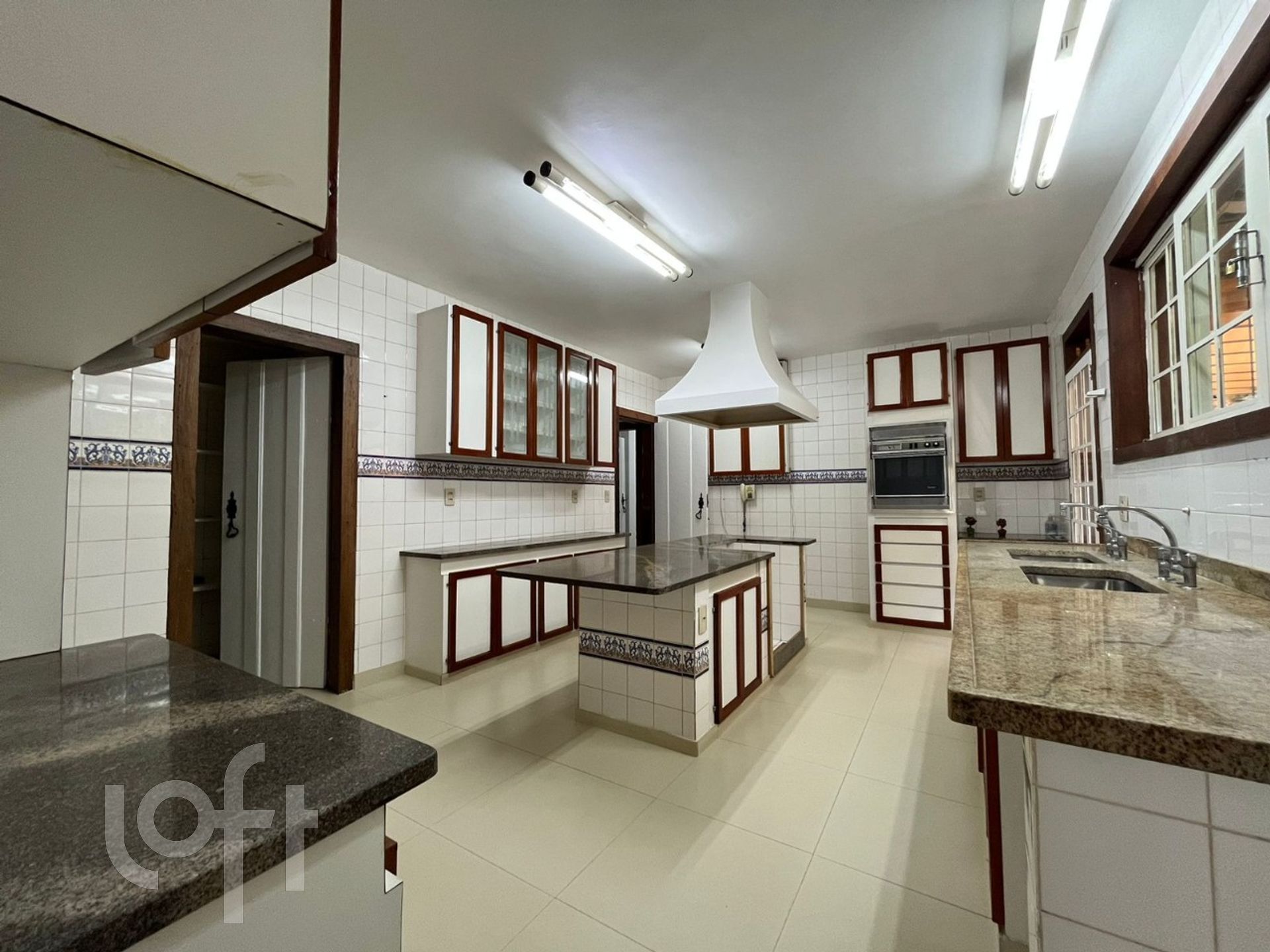 Casa de Condomínio à venda com 4 quartos, 950m² - Foto 11