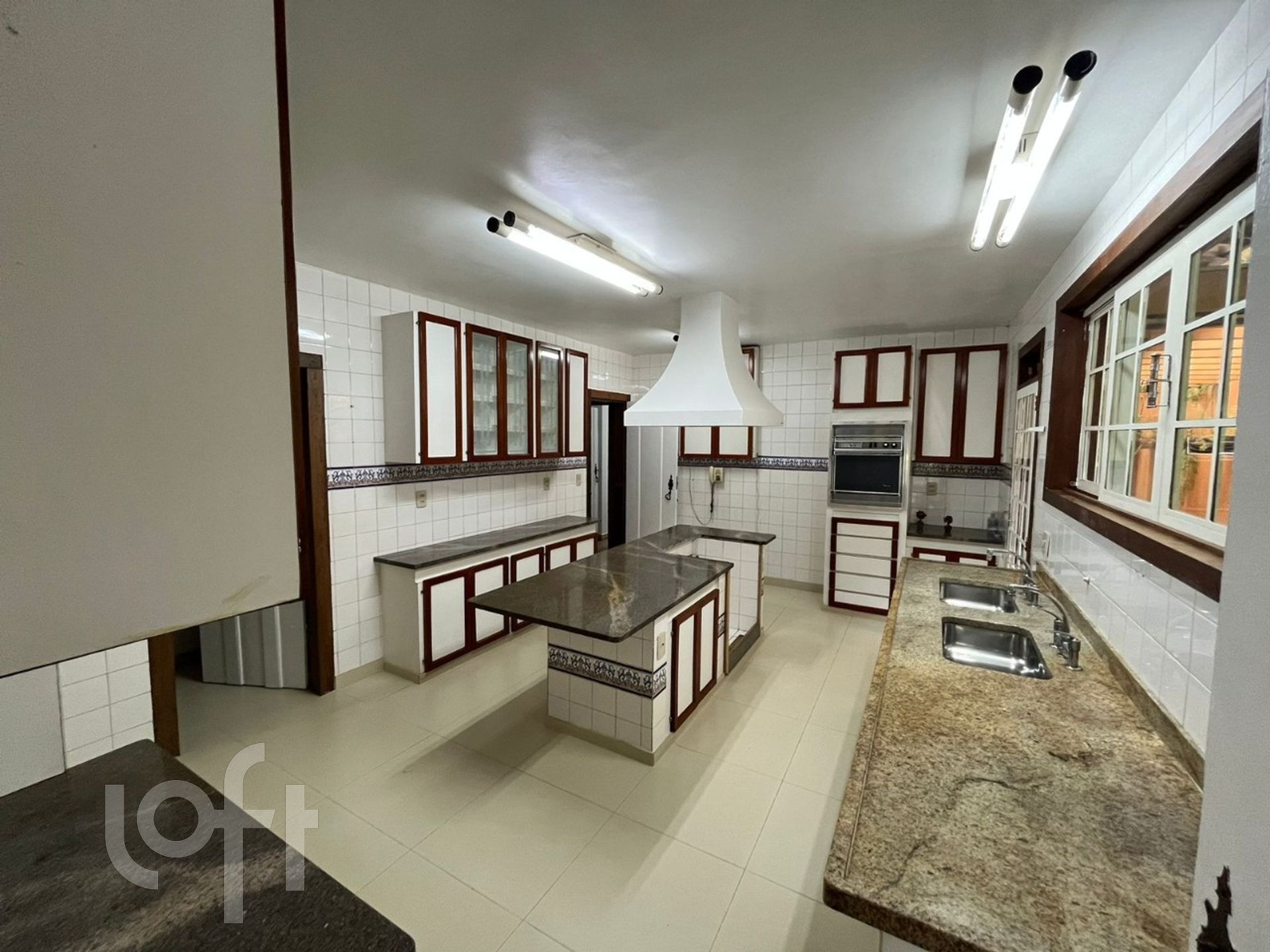 Casa de Condomínio à venda com 4 quartos, 950m² - Foto 46