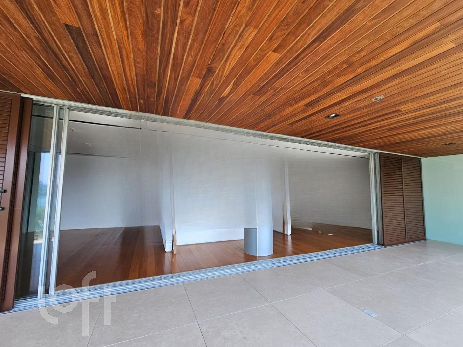 Apartamento à venda com 2 quartos, 131m² - Foto 7