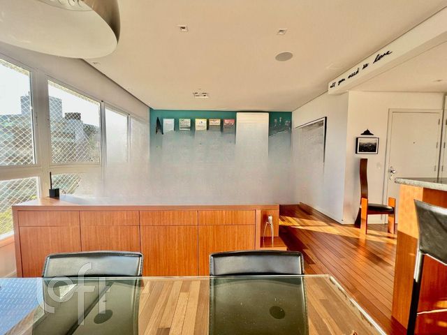 Apartamento com 94m², 2 dormitórios, 2 suítes, 2 vagas, Petrópolis em Porto Alegre