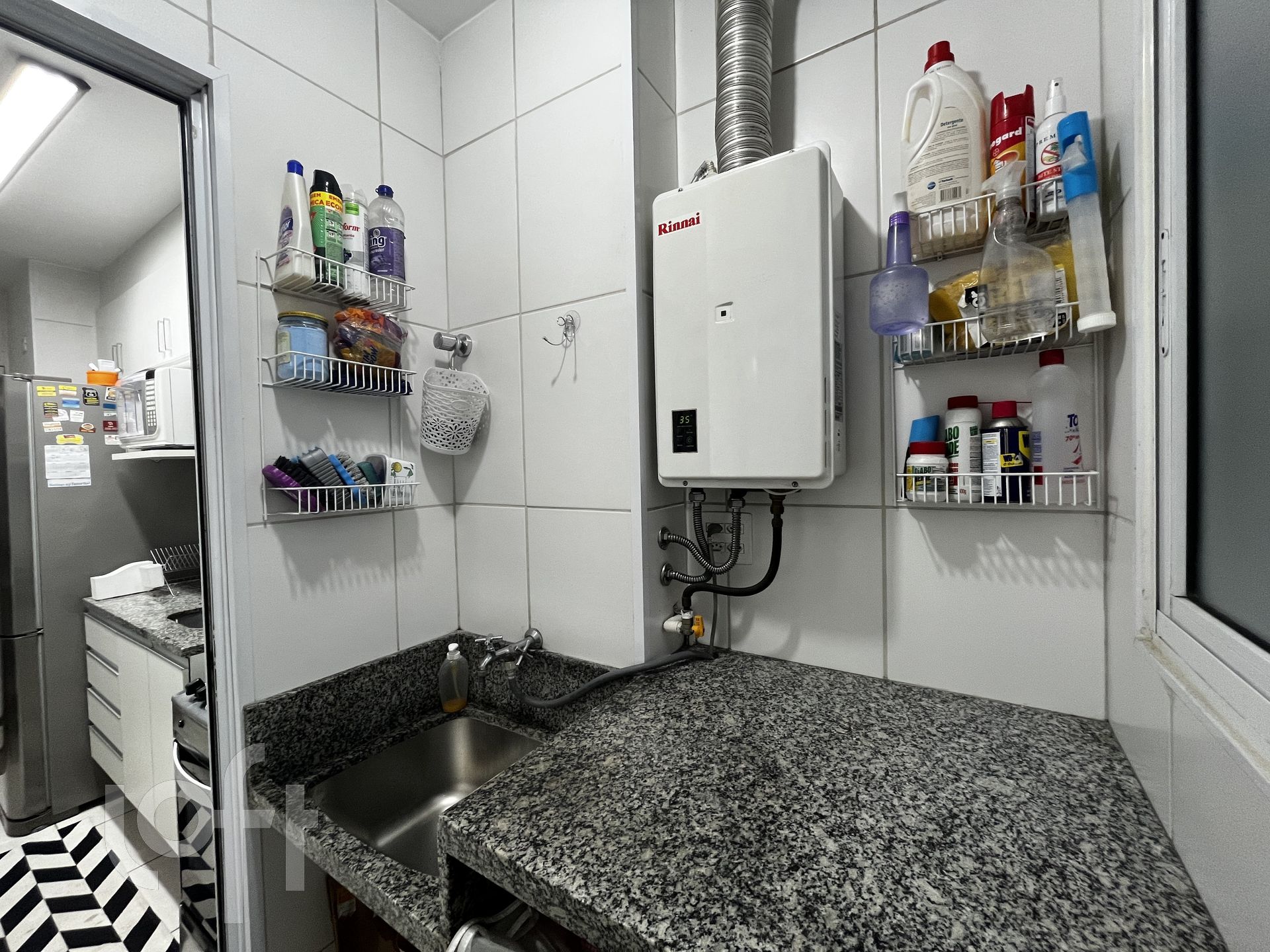 Apartamento à venda com 2 quartos, 64m² - Foto 17