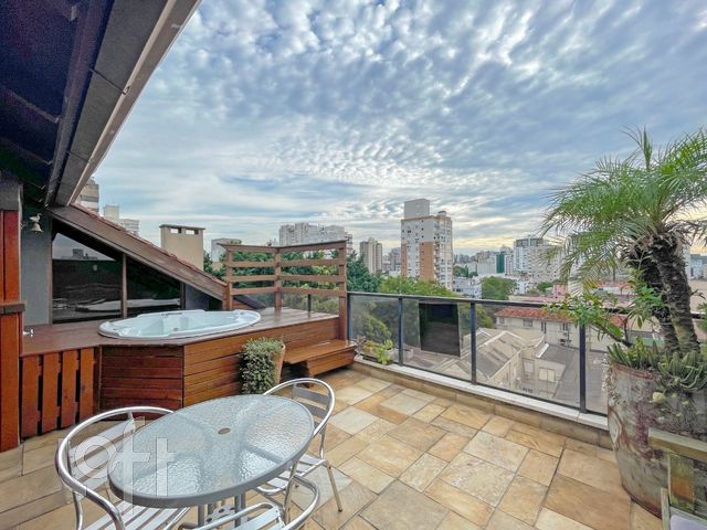 Apartamento com 234m², 4 dormitórios, 2 suítes, 2 vagas, Auxiliadora em Porto Alegre