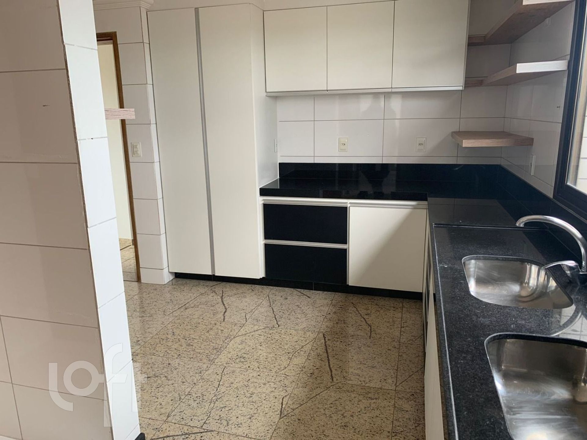 Apartamento à venda com 4 quartos, 180m² - Foto 13