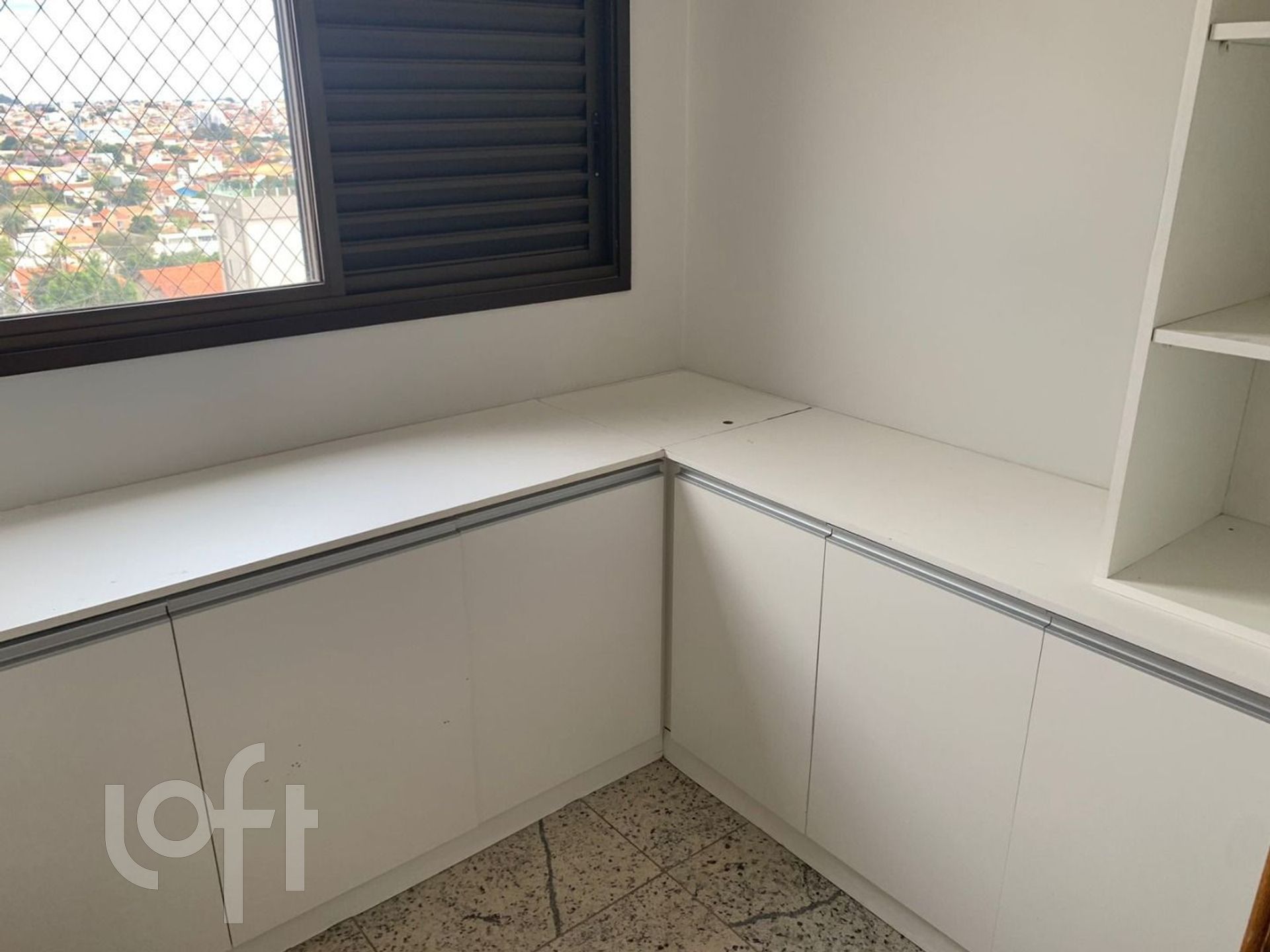 Apartamento à venda com 4 quartos, 180m² - Foto 3