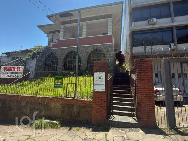 Casa com 435m², 3 dormitórios, São João em Porto Alegre