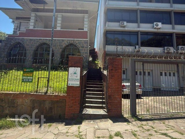 Casa com 435m², 3 dormitórios, São João em Porto Alegre