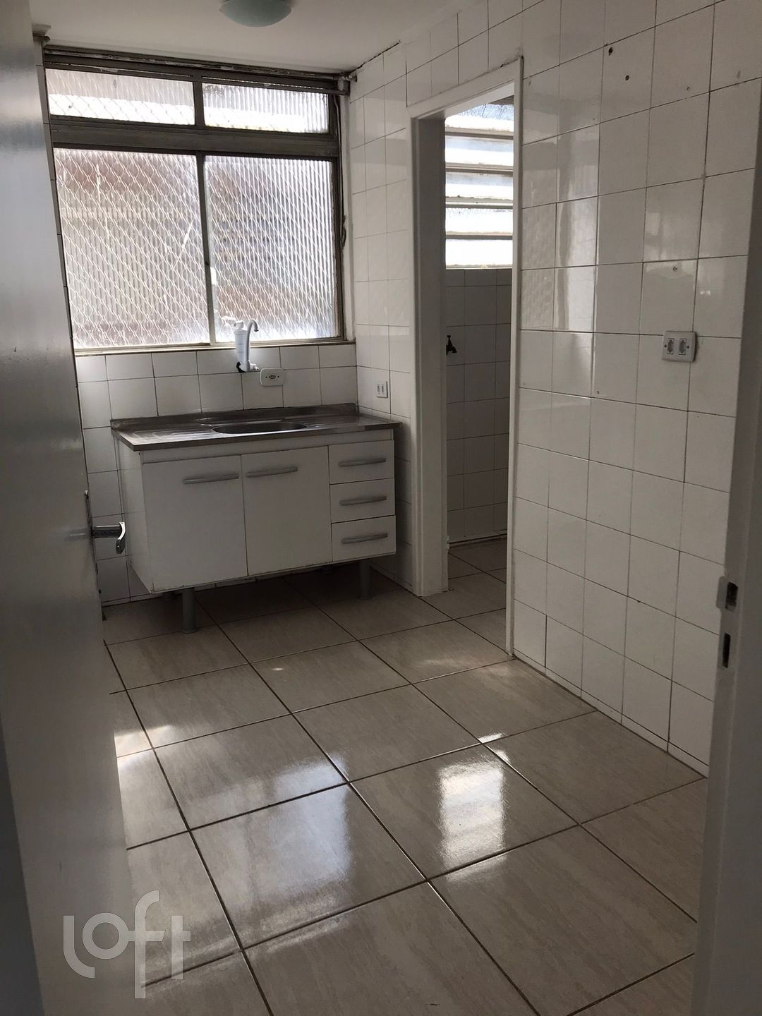 Apartamento à venda com 2 quartos, 74m² - Foto 2