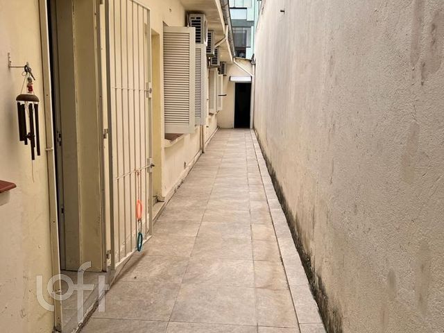 Casa com 245m², 3 dormitórios, 1 suíte, 3 vagas, Petrópolis em Porto Alegre