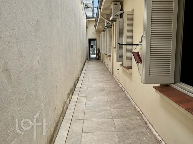 Casa com 245m², 3 dormitórios, 1 suíte, 3 vagas, Petrópolis em Porto Alegre