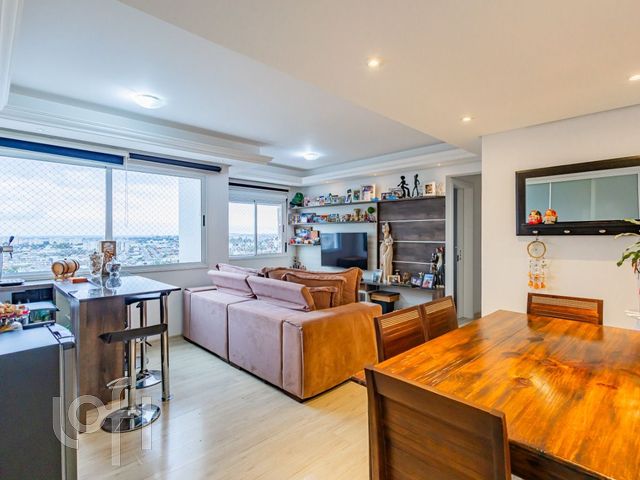 Apartamento com 65m², 2 dormitórios, 1 suíte, 1 vaga, Vila Ipiranga em Porto Alegre