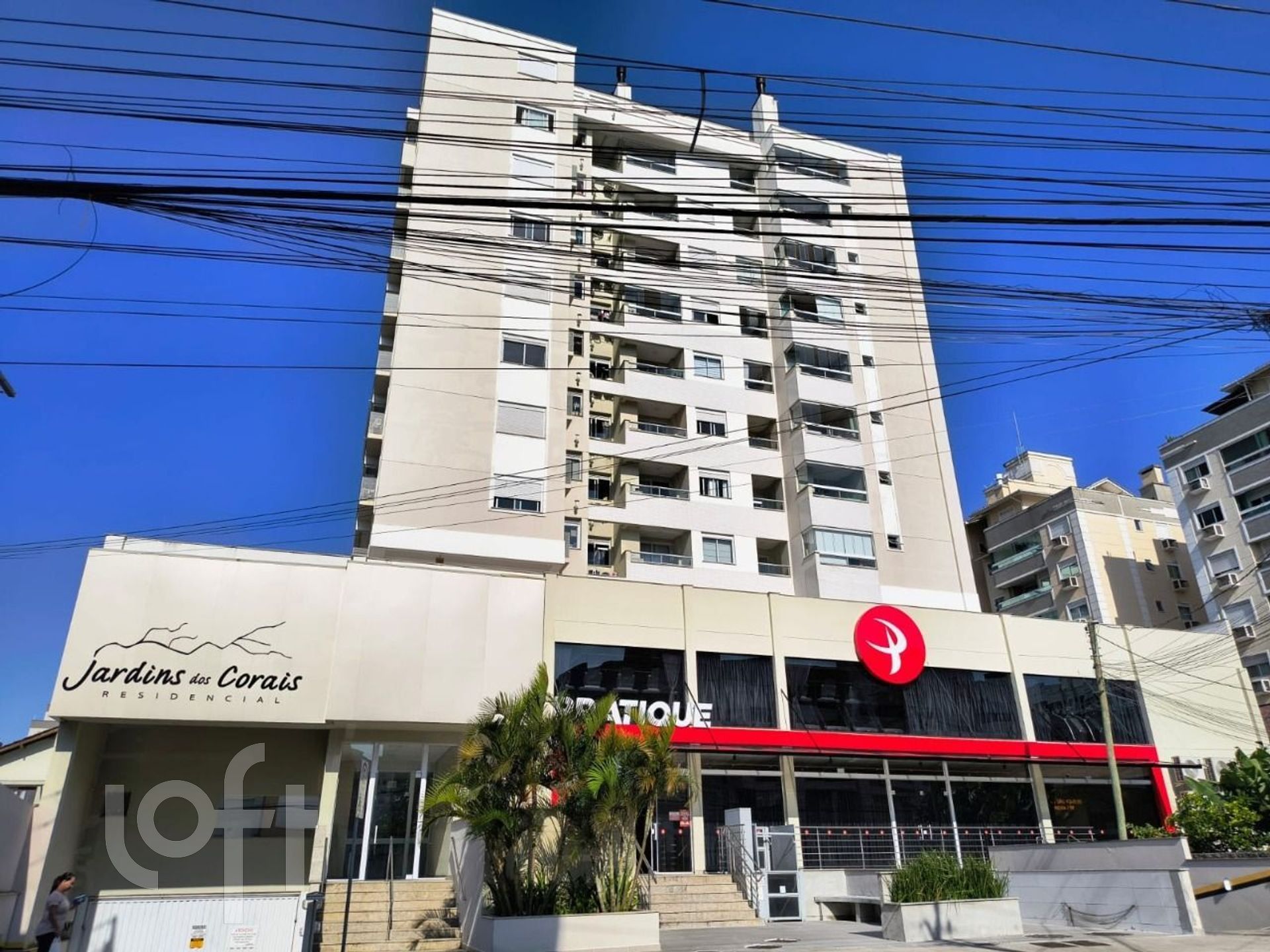 Apartamento com 82m2 de 3 dorm, 1 suíte, 1 wc social, sacada, 1 vaga  no Abraão - Florianópolis
