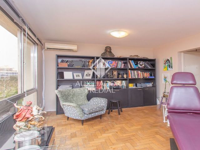 Apartamento com 106m², 3 dormitórios, 1 suíte, 1 vaga, Santa Cecília em Porto Alegre