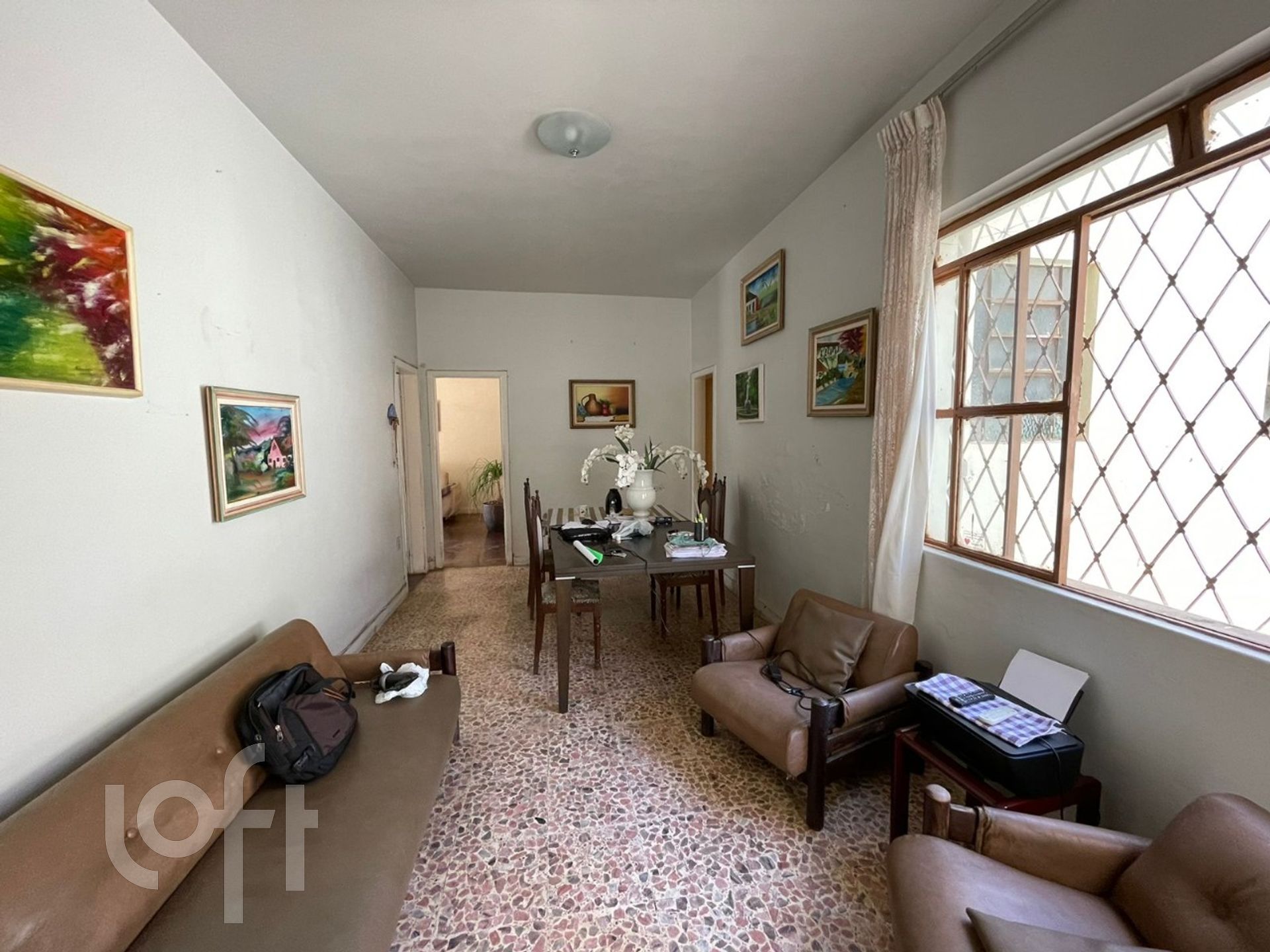 Casa à venda com 7 quartos, 330m² - Foto 1