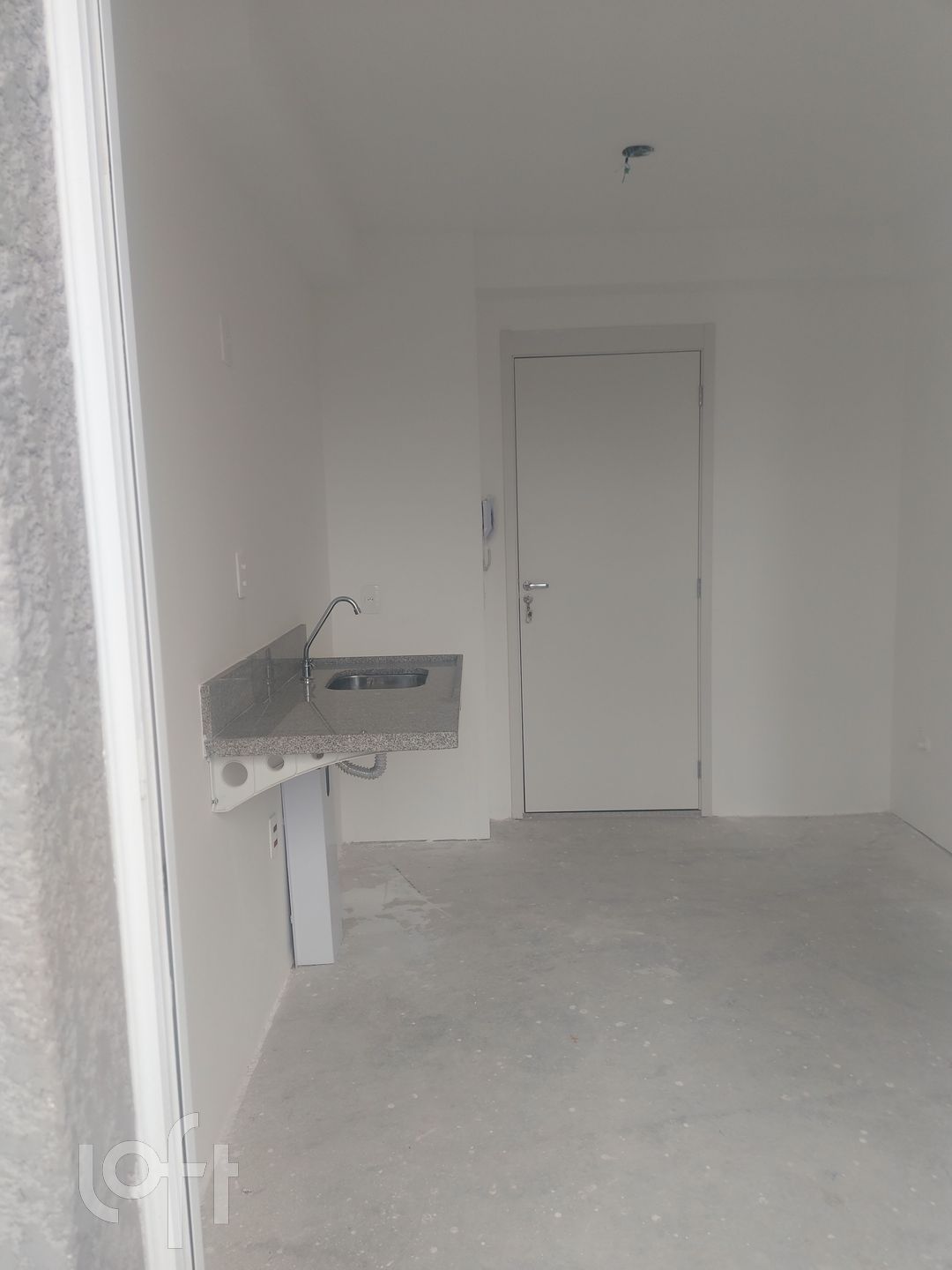 Apartamento à venda com 1 quarto, 24m² - Foto 2