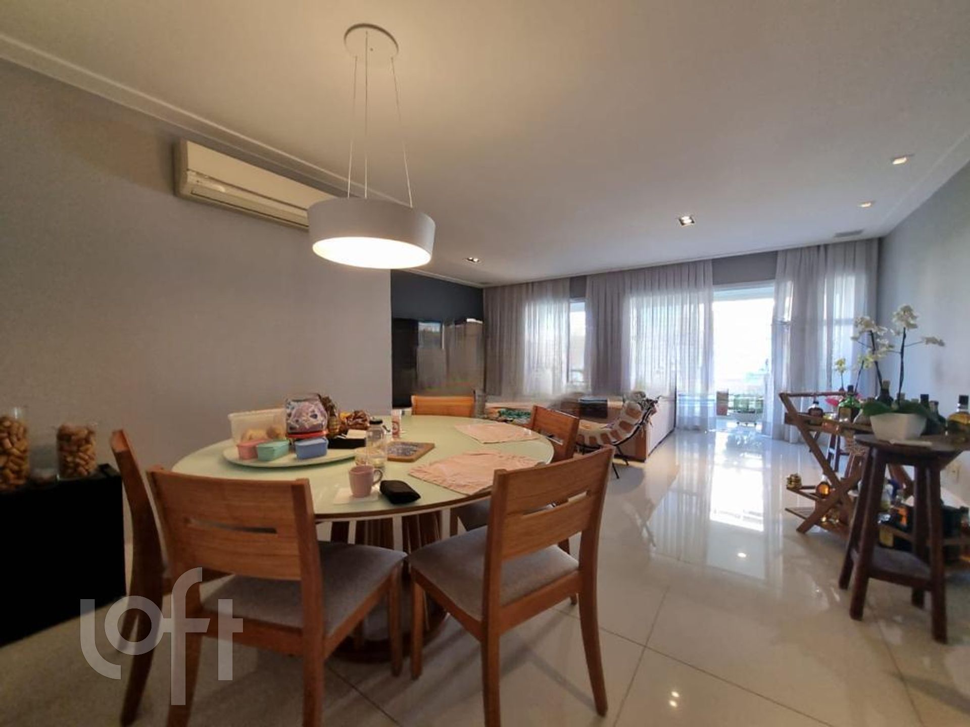 Apartamento à venda com 3 quartos, 113m² - Foto 1