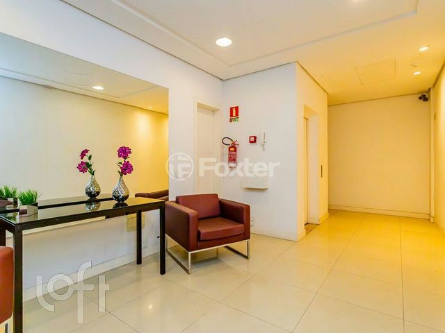 Apartamento com 71m², 2 dormitórios, 1 suíte, 2 vagas, Rio Branco em Porto Alegre