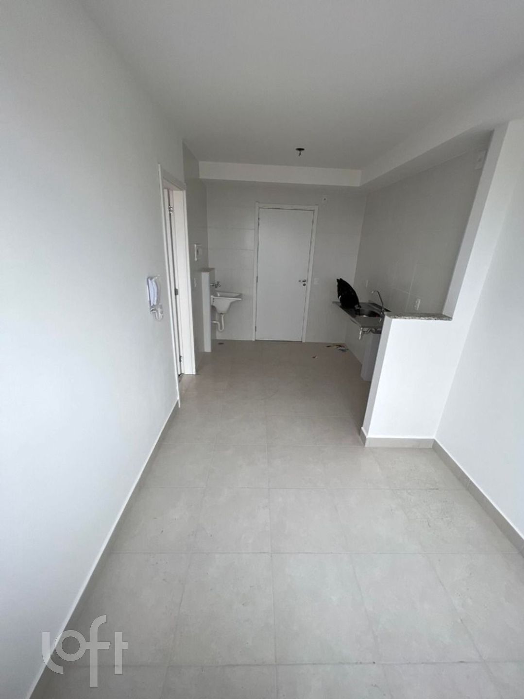 Apartamento à venda com 1 quarto, 28m² - Foto 2