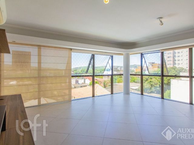 Apartamento com 89m², 3 dormitórios, 1 suíte, 2 vagas, Petrópolis em Porto Alegre