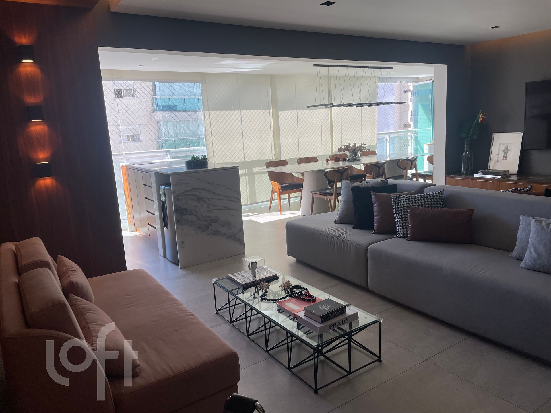 Apartamento à venda com 4 quartos, 157m² - Foto 2