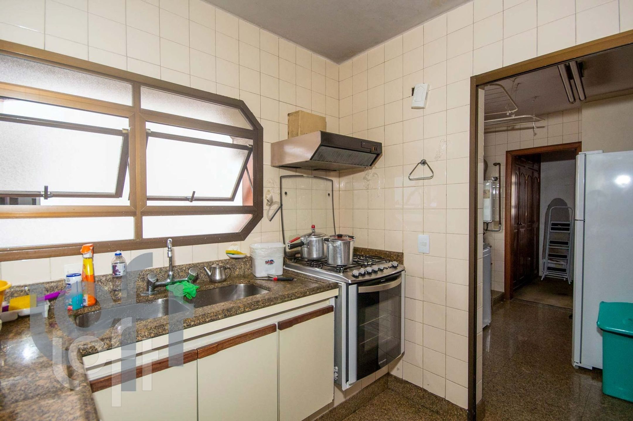 Apartamento à venda com 4 quartos, 180m² - Foto 14