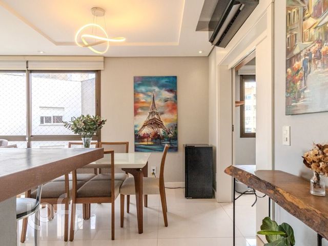 Apartamento com 105m², 3 dormitórios, 1 suíte, 2 vagas, Bela Vista em Porto Alegre