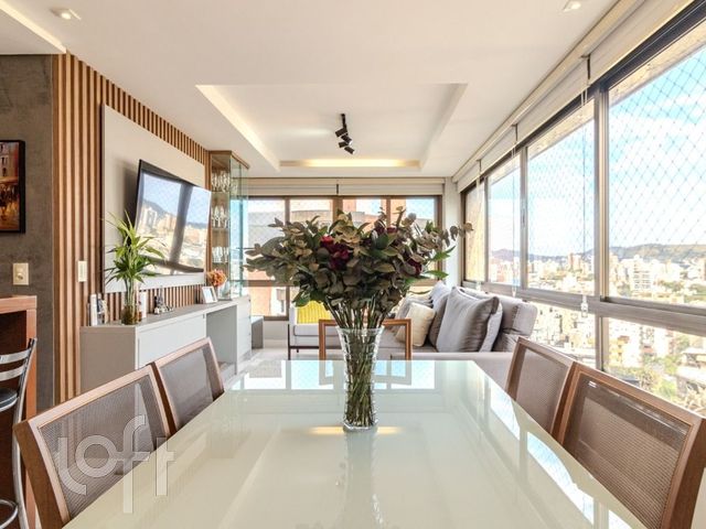 Apartamento com 105m², 3 dormitórios, 1 suíte, 2 vagas, Bela Vista em Porto Alegre