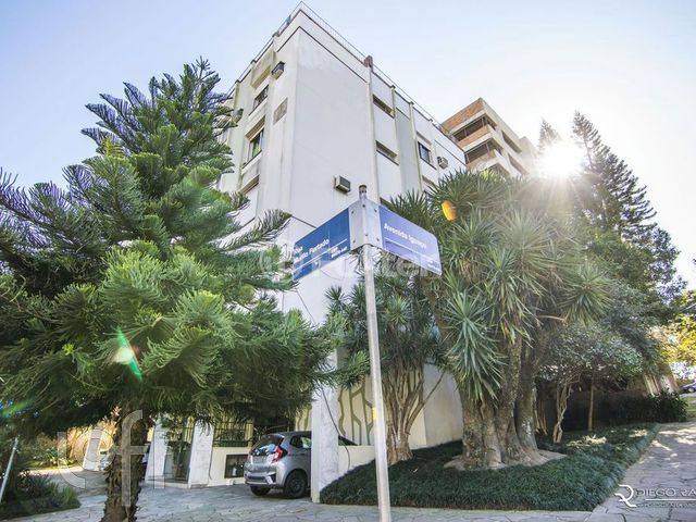 Apartamento com 110m², 3 dormitórios, 1 suíte, 1 vaga, Petrópolis em Porto Alegre