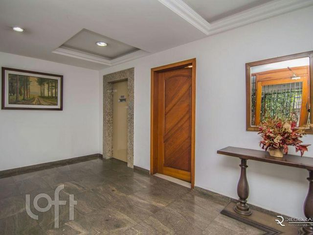 Apartamento com 110m², 3 dormitórios, 1 suíte, 1 vaga, Petrópolis em Porto Alegre