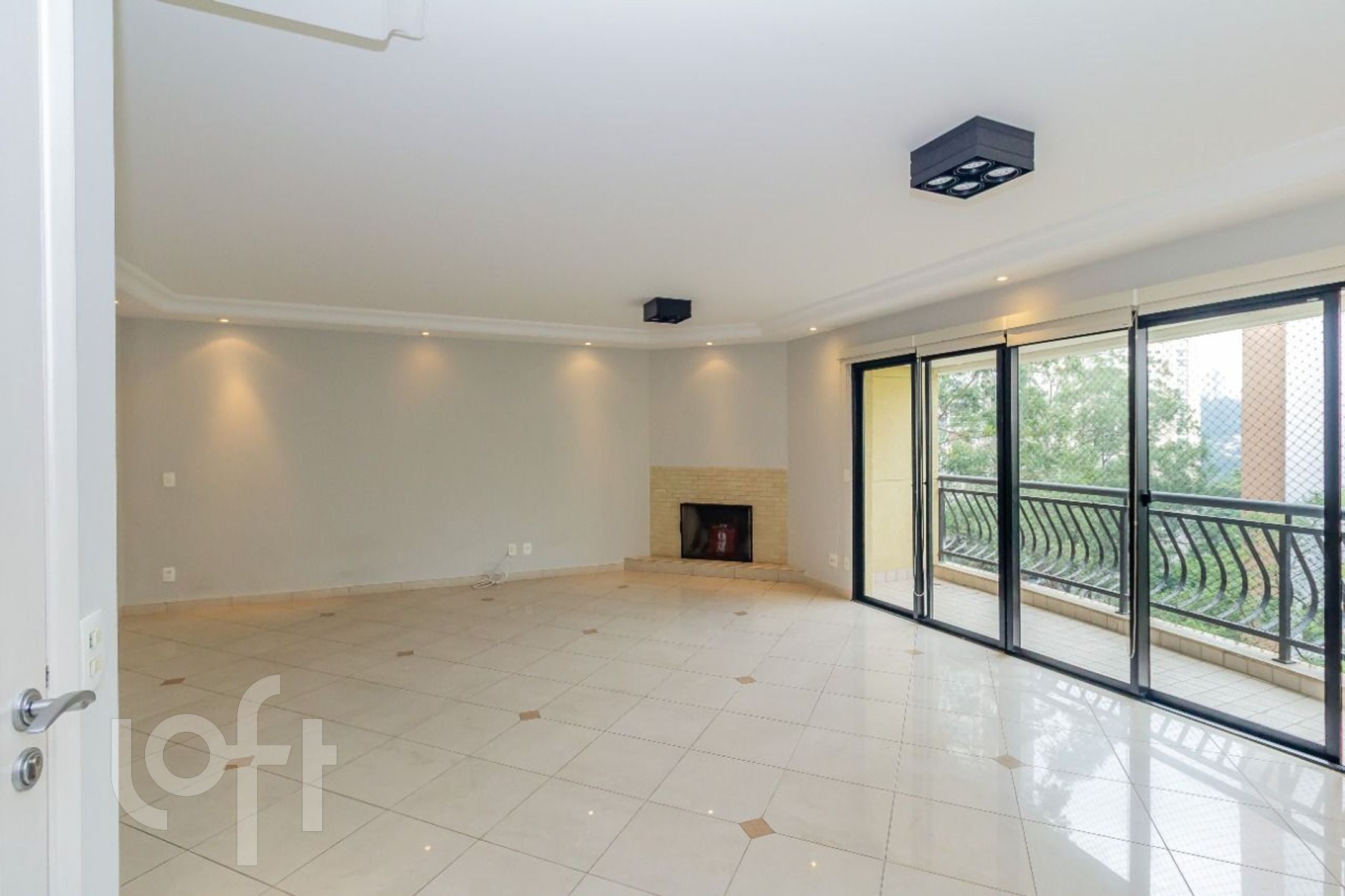 Apartamento à venda em Vila Andrade com 158 m², 4