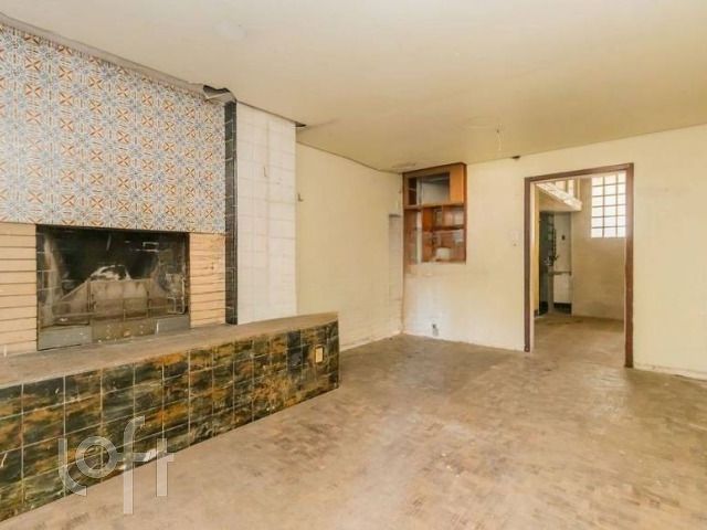 Casa com 453m², 8 dormitórios, 2 suítes, 6 vagas, São João em Porto Alegre