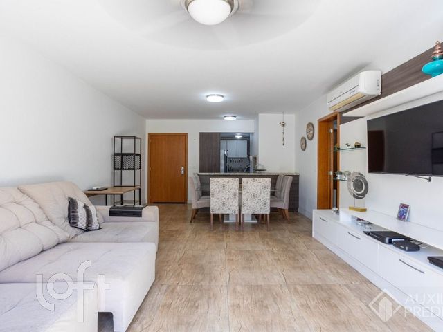 Apartamento com 107m², 3 dormitórios, 1 suíte, 2 vagas, Chácara das Pedras em Porto Alegre