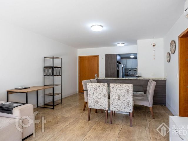 Apartamento com 107m², 3 dormitórios, 1 suíte, 2 vagas, Chácara das Pedras em Porto Alegre