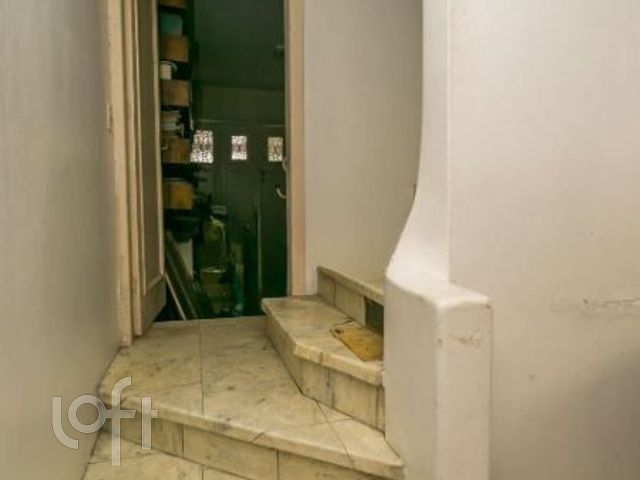 Casa com 233m², 4 dormitórios, 2 vagas, Petrópolis em Porto Alegre