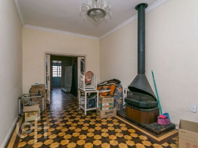 Casa com 233m², 4 dormitórios, 2 vagas, Petrópolis em Porto Alegre