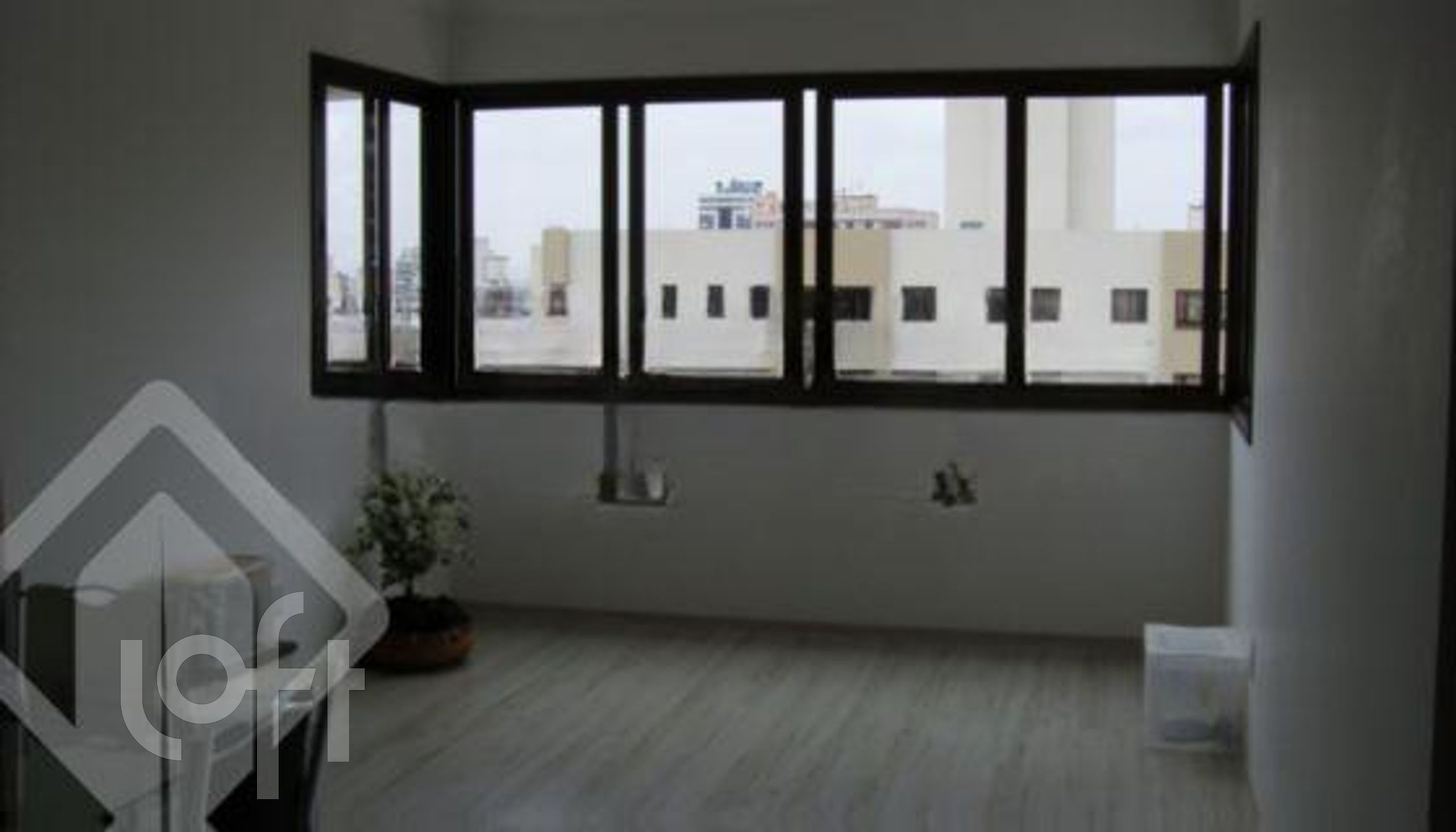Apartamento com 49m², 1 dormitório, 2 vagas, Auxiliadora em Porto Alegre
