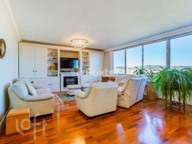 Apartamento com 222m², 4 dormitórios, 1 suíte, 2 vagas, Rio Branco em Porto Alegre