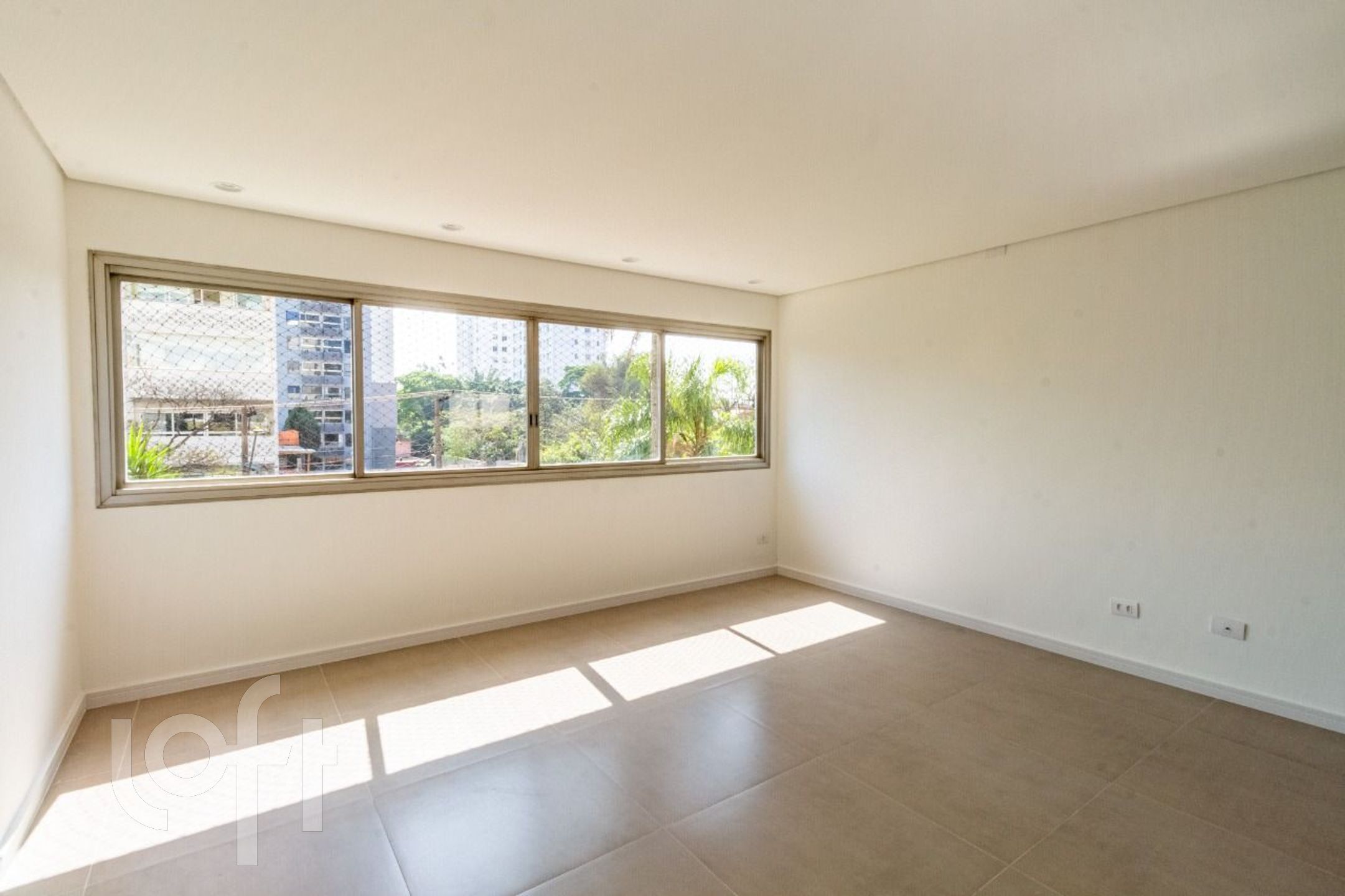 Apartamento à venda com 4 quartos, 160m² - Foto 2