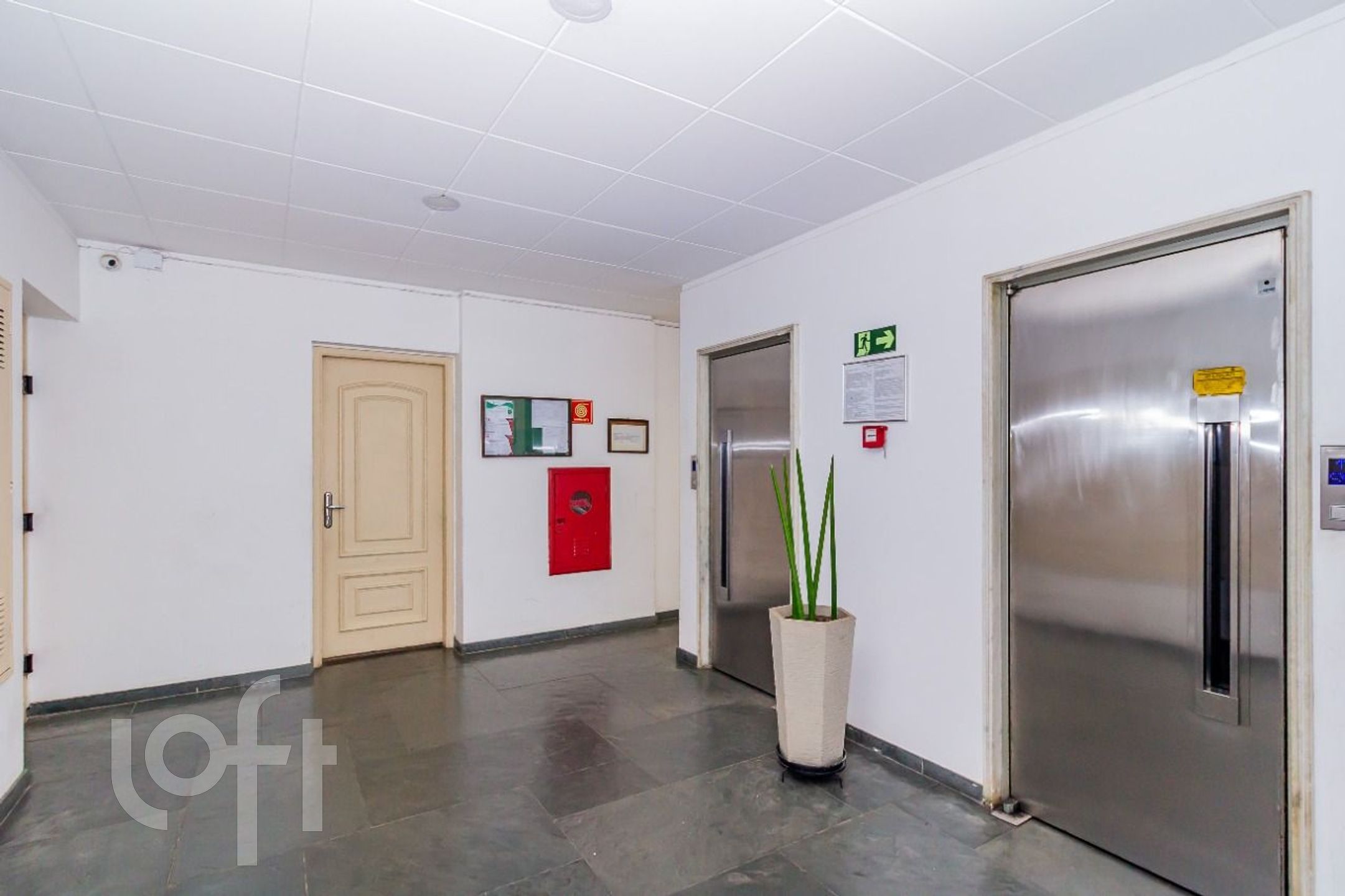 Apartamento à venda com 2 quartos, 72m² - Foto 35