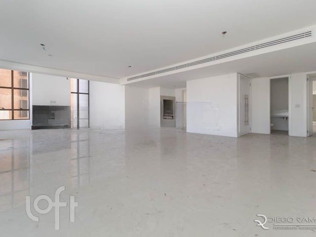 Apartamento com 303m², 4 dormitórios, 4 suítes, 6 vagas, Petrópolis em Porto Alegre