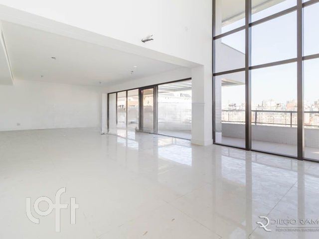 Apartamento com 303m², 4 dormitórios, 4 suítes, 6 vagas, Petrópolis em Porto Alegre